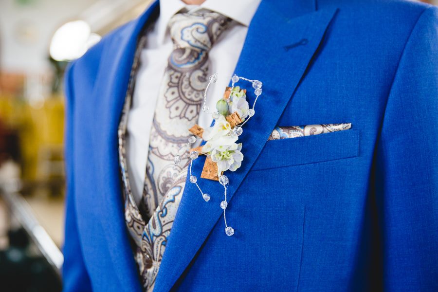 stropdas met print maatpak corsage